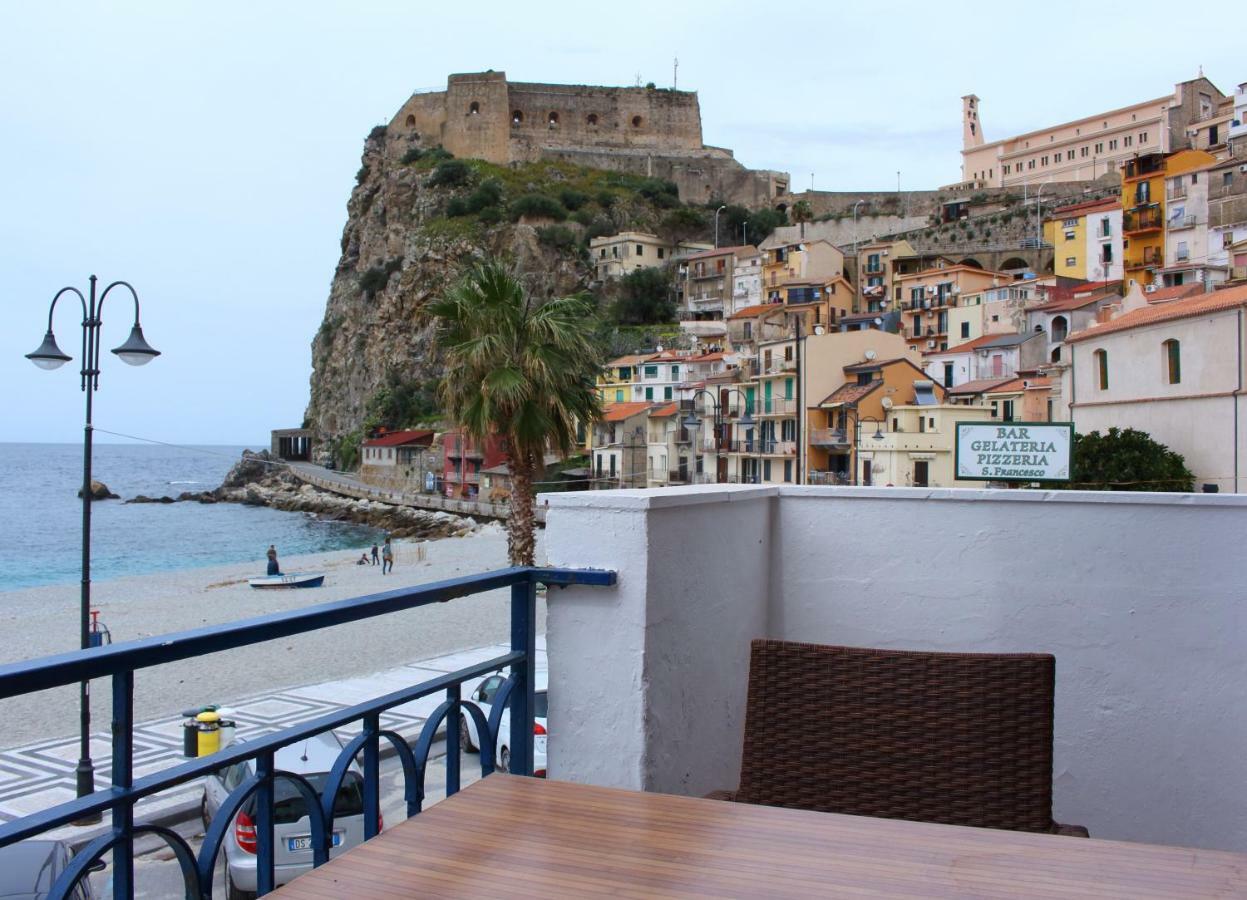 Mareblu Apartment Scilla Bagian luar foto