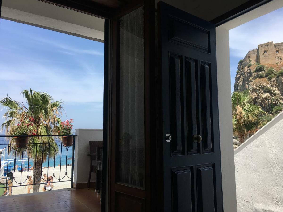 Mareblu Apartment Scilla Bagian luar foto